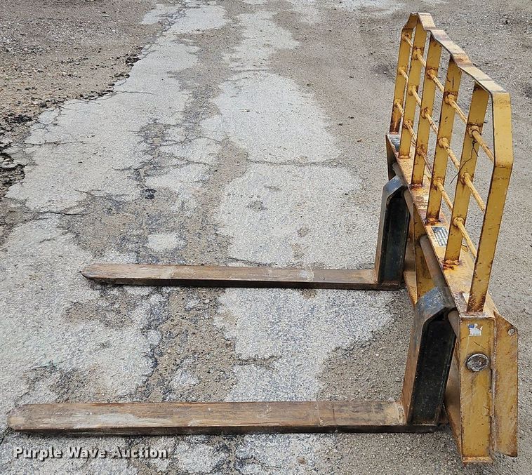 image for item EI3682 FFC skid steer forks