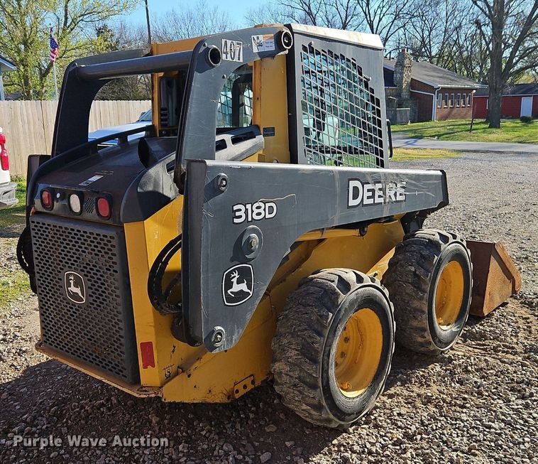 image for item EI3698 2010 John Deere 318D skid steer loader