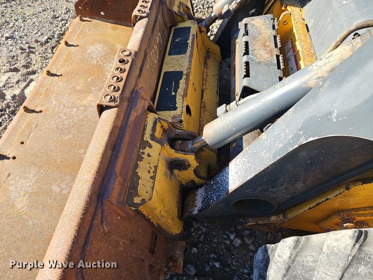 image for item EI3698 2010 John Deere 318D skid steer loader