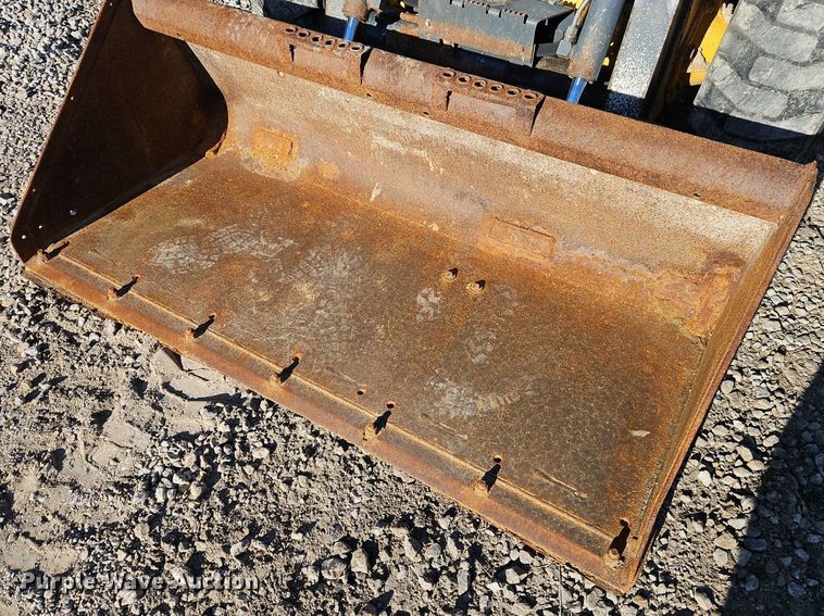 image for item EI3698 2010 John Deere 318D skid steer loader