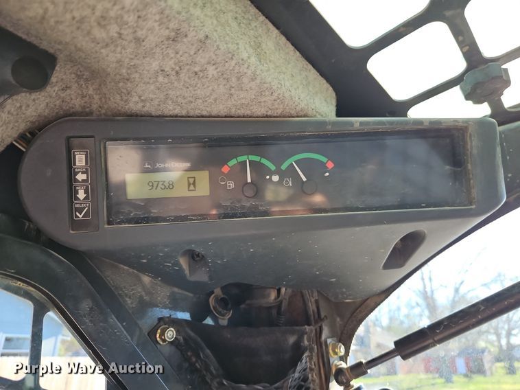 image for item EI3698 2010 John Deere 318D skid steer loader