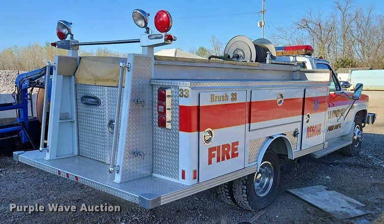 image for item EI3699 1982 GMC High Sierra 3500 pumper fire truck