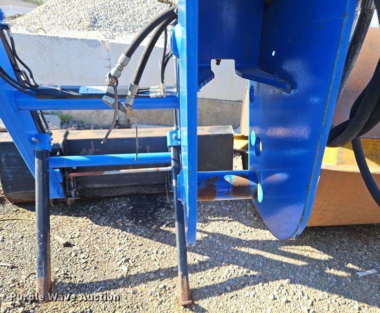 image for item EI3700 Bush Hog M546 quick attach loader and bucket
