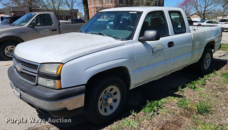 image for item EI3702 2006 Chevrolet  Silverado 1500 Ext. Cab pickup truck