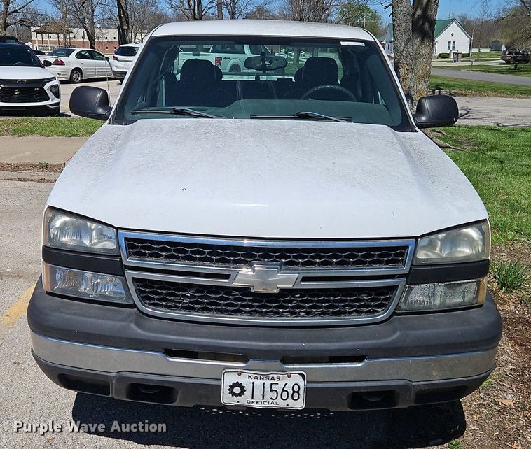 image for item EI3702 2006 Chevrolet  Silverado 1500 Ext. Cab pickup truck