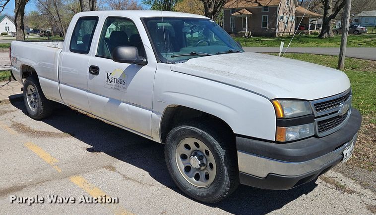 image for item EI3702 2006 Chevrolet  Silverado 1500 Ext. Cab pickup truck