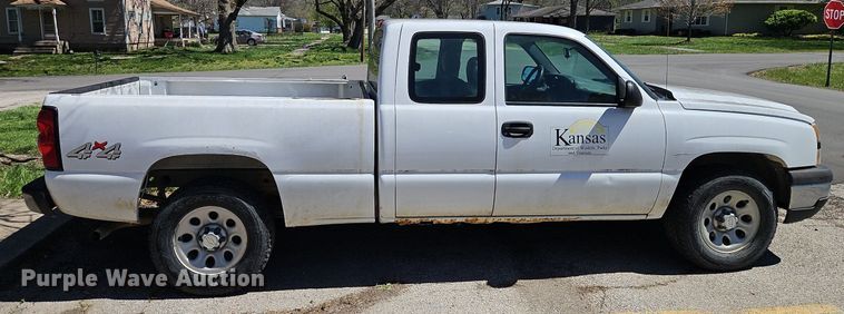 image for item EI3702 2006 Chevrolet  Silverado 1500 Ext. Cab pickup truck