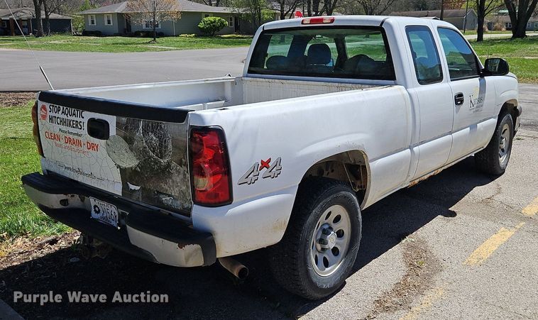 image for item EI3702 2006 Chevrolet  Silverado 1500 Ext. Cab pickup truck