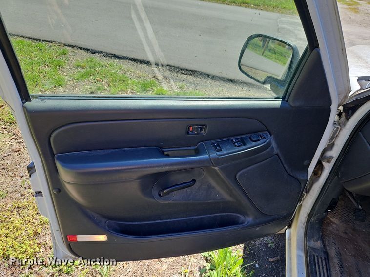 image for item EI3702 2006 Chevrolet  Silverado 1500 Ext. Cab pickup truck