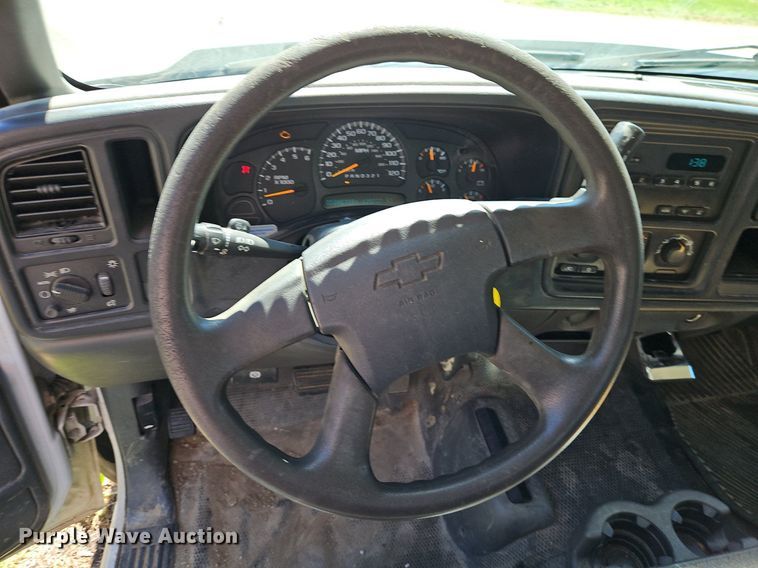 image for item EI3702 2006 Chevrolet  Silverado 1500 Ext. Cab pickup truck