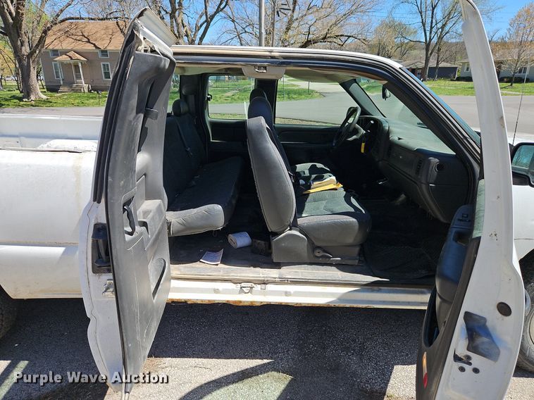 image for item EI3702 2006 Chevrolet  Silverado 1500 Ext. Cab pickup truck