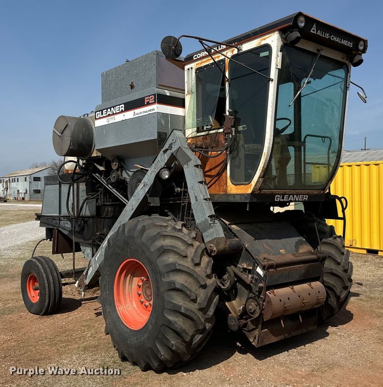 image for item EJ0323 Gleaner  F2 combine