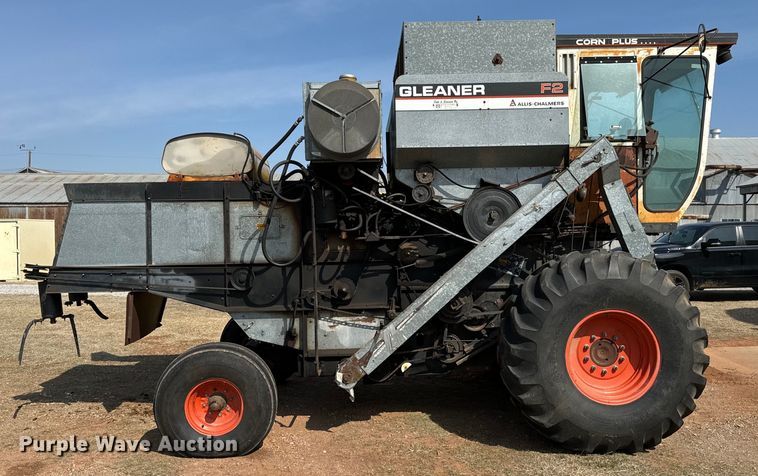 image for item EJ0323 Gleaner  F2 combine