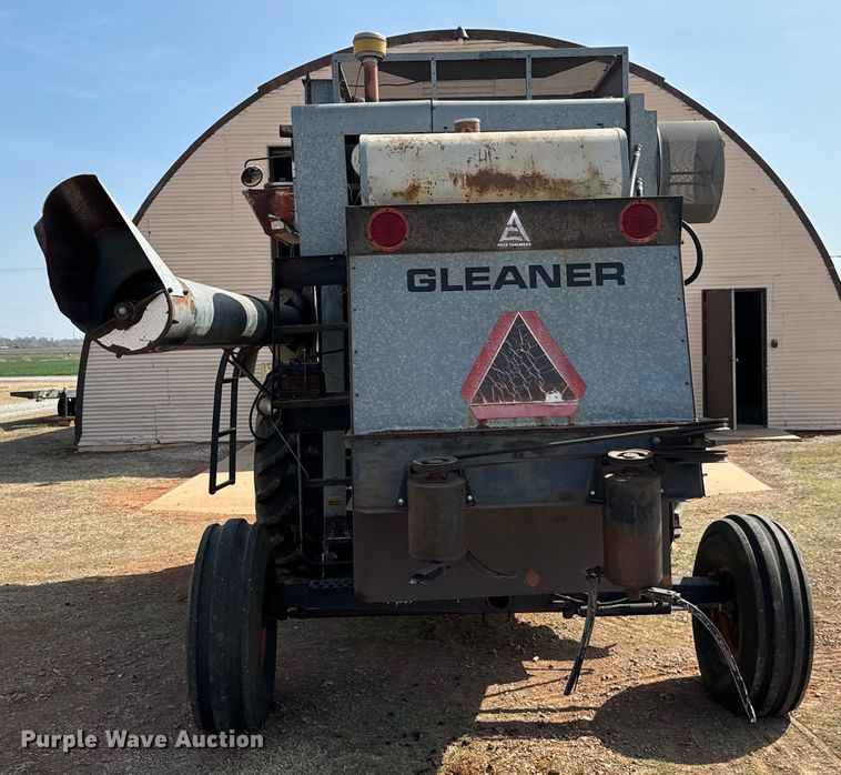 image for item EJ0323 Gleaner  F2 combine