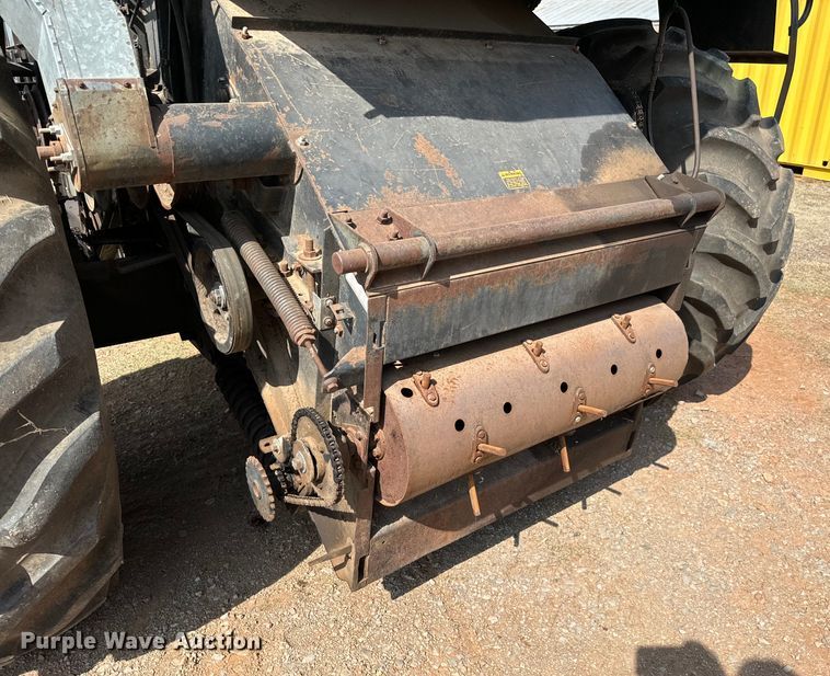 image for item EJ0323 Gleaner  F2 combine