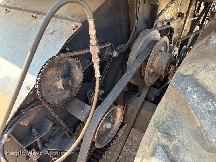 image for item EJ0323 Gleaner  F2 combine