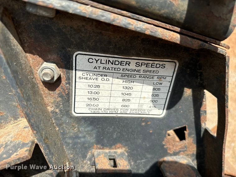 image for item EJ0323 Gleaner  F2 combine