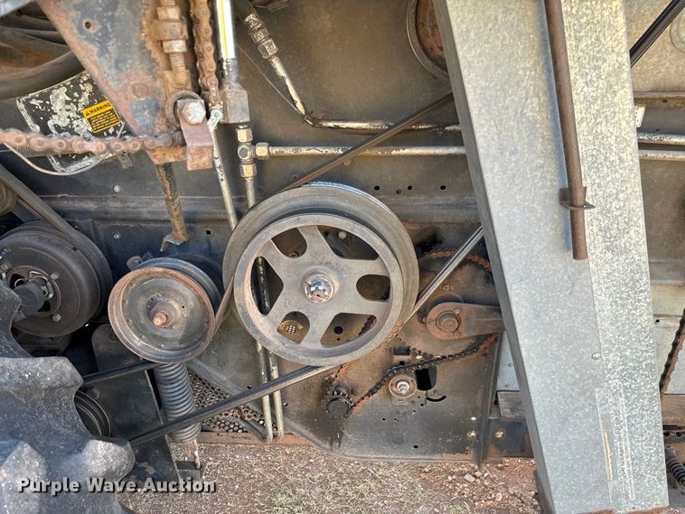 image for item EJ0323 Gleaner  F2 combine