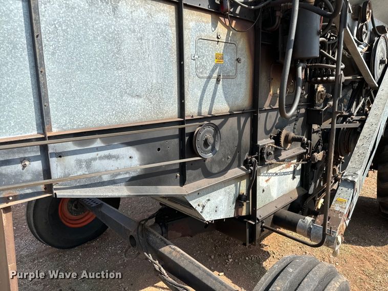 image for item EJ0323 Gleaner  F2 combine