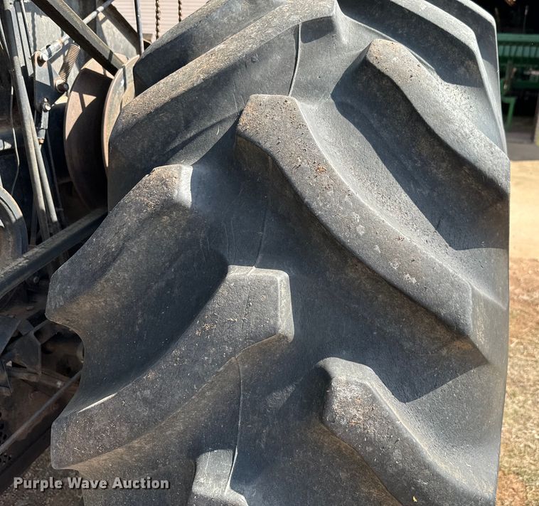 image for item EJ0323 Gleaner  F2 combine