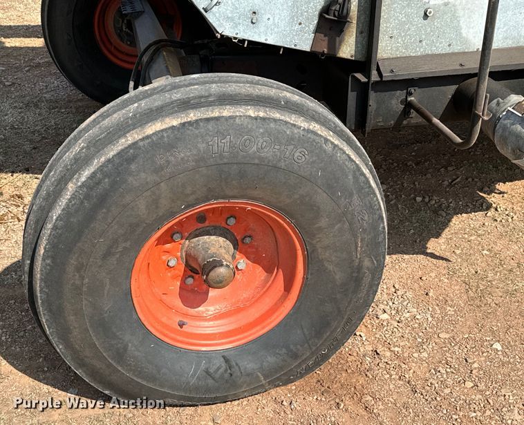 image for item EJ0323 Gleaner  F2 combine