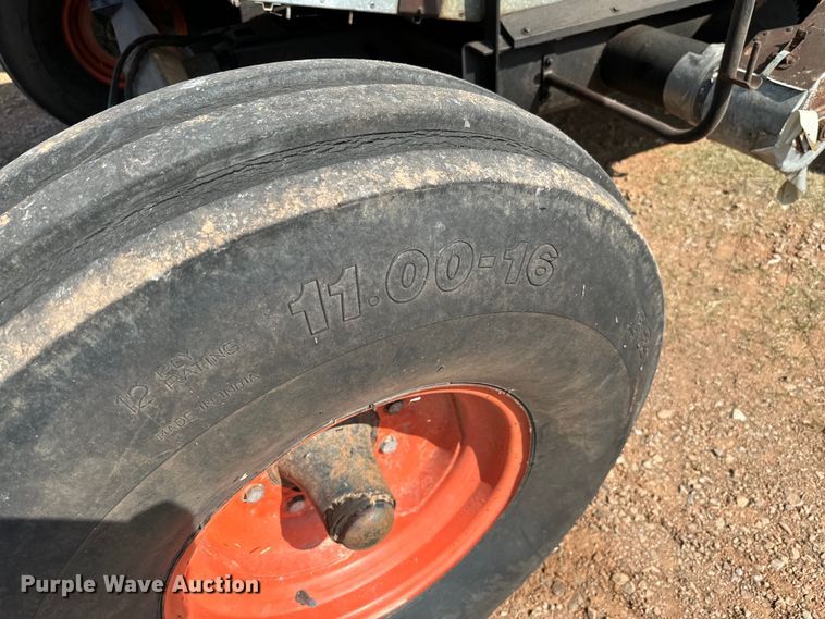 image for item EJ0323 Gleaner  F2 combine