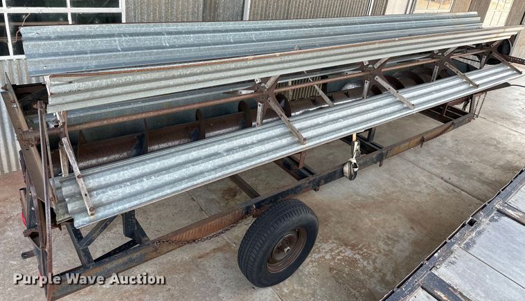 image for item EJ0323 Gleaner  F2 combine