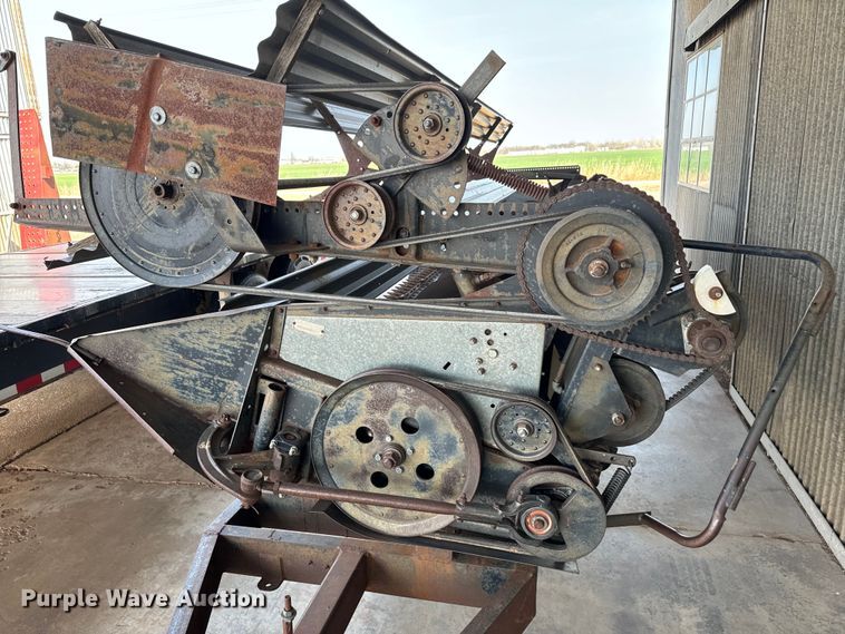 image for item EJ0323 Gleaner  F2 combine