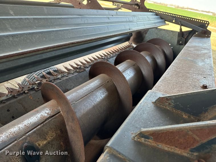 image for item EJ0323 Gleaner  F2 combine