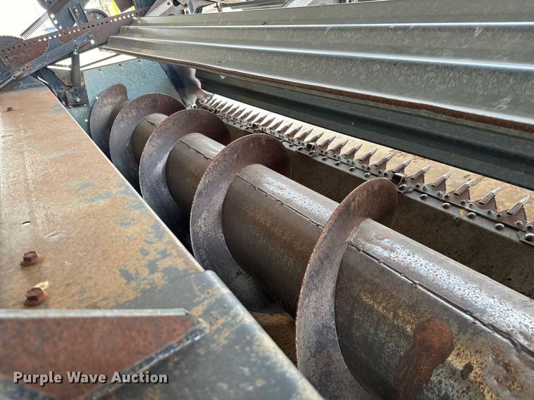 image for item EJ0323 Gleaner  F2 combine