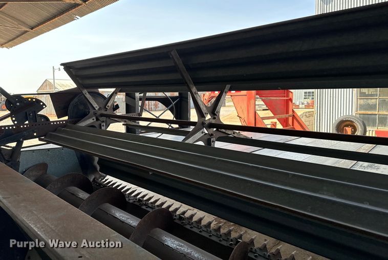 image for item EJ0323 Gleaner  F2 combine