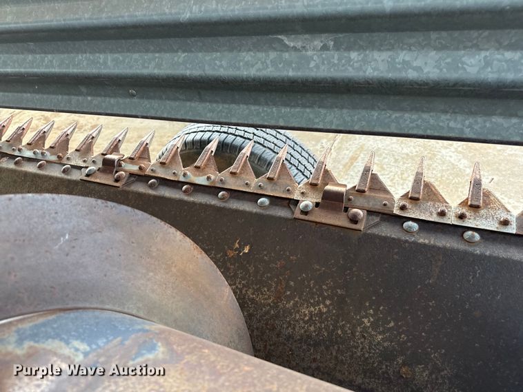 image for item EJ0323 Gleaner  F2 combine