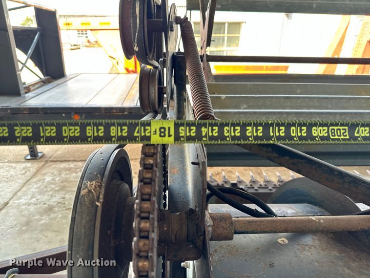 image for item EJ0323 Gleaner  F2 combine