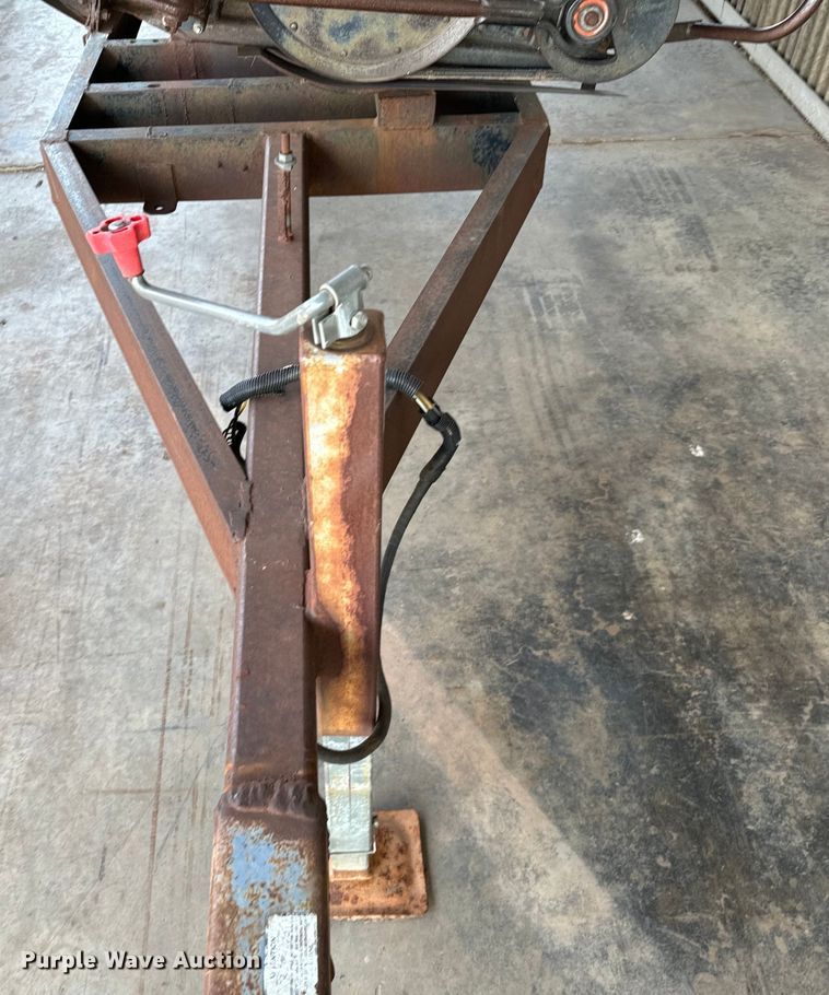 image for item EJ0323 Gleaner  F2 combine