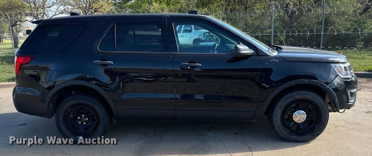 image for item EJ0372 2017 Ford Explorer Police interceptor SUV