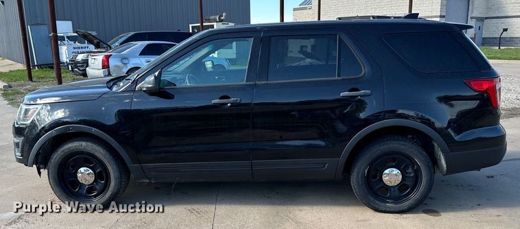 image for item EJ0372 2017 Ford Explorer Police interceptor SUV