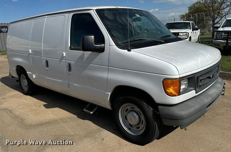 image for item EJ0374 2004 Ford E150 prisoner transport van