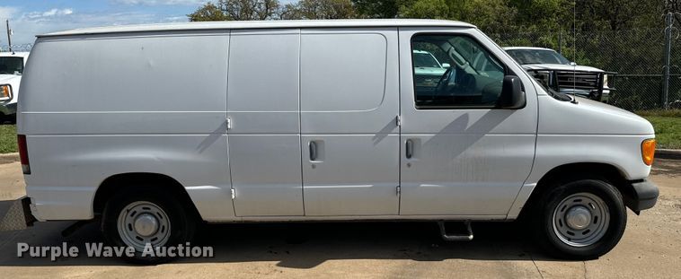 image for item EJ0374 2004 Ford E150 prisoner transport van