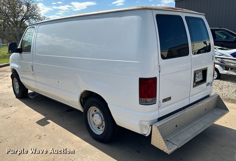 image for item EJ0374 2004 Ford E150 prisoner transport van