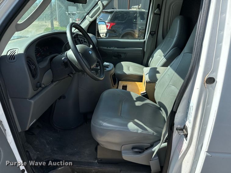 image for item EJ0374 2004 Ford E150 prisoner transport van