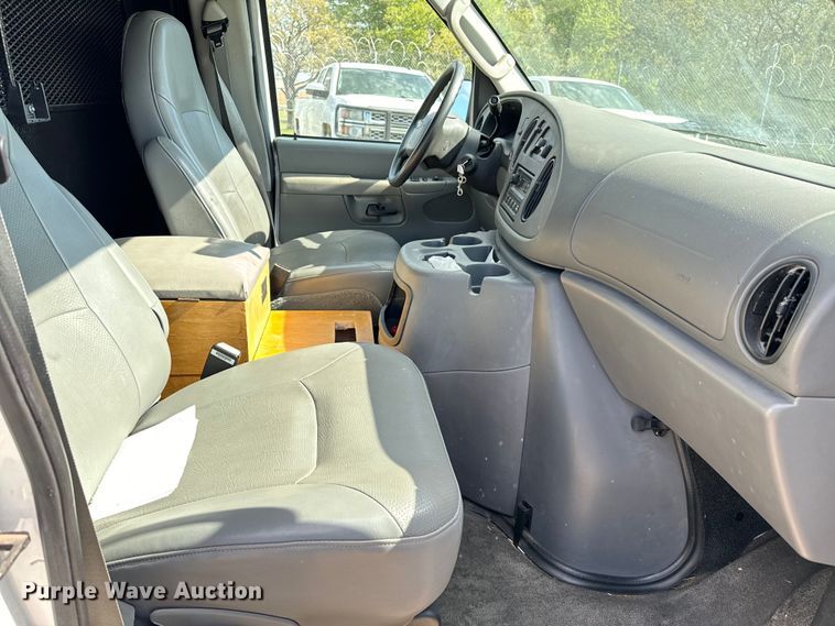 image for item EJ0374 2004 Ford E150 prisoner transport van