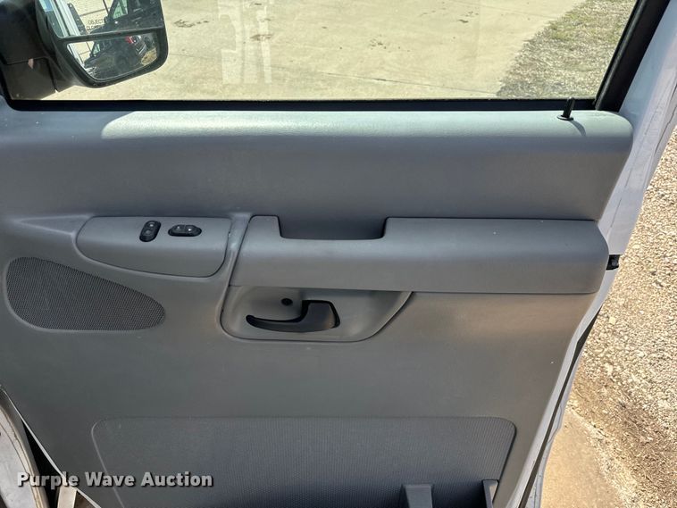 image for item EJ0374 2004 Ford E150 prisoner transport van