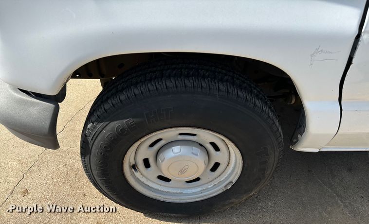 image for item EJ0374 2004 Ford E150 prisoner transport van