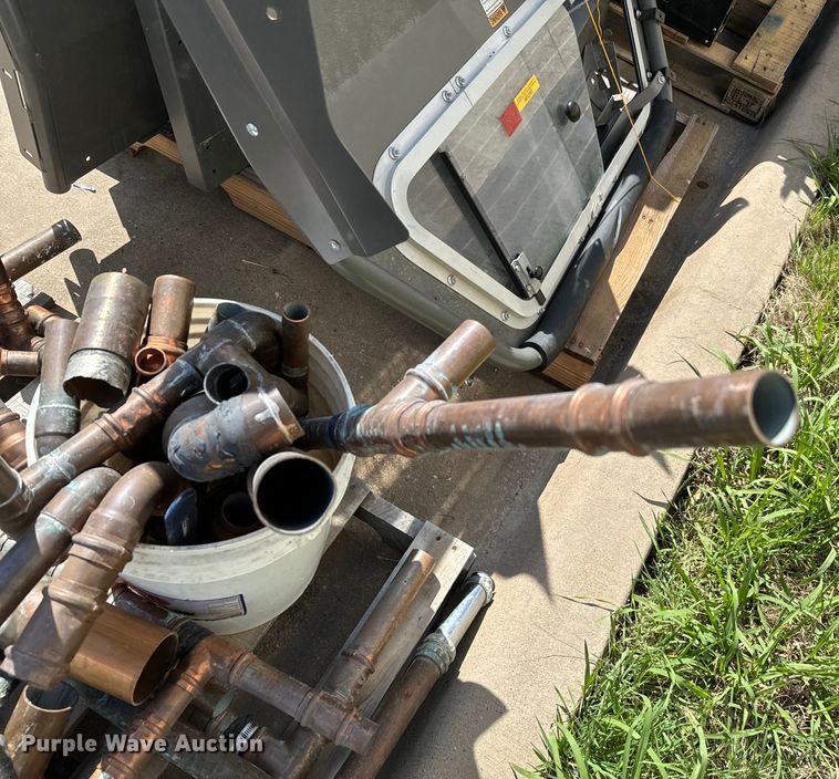 image for item EJ0381 Building materials