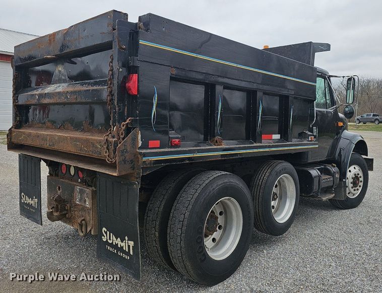 image for item EJ6198 1991 International 4900 dump truck