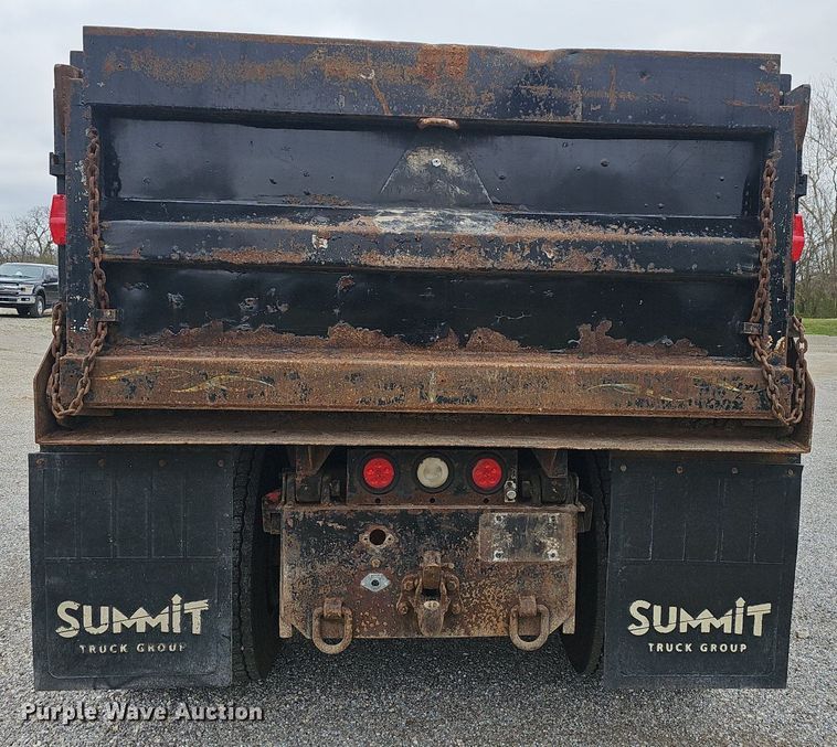 image for item EJ6198 1991 International 4900 dump truck