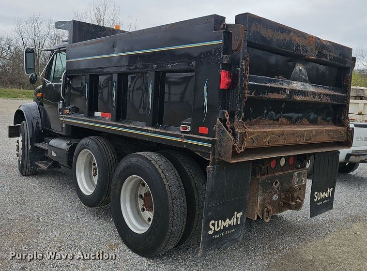 image for item EJ6198 1991 International 4900 dump truck