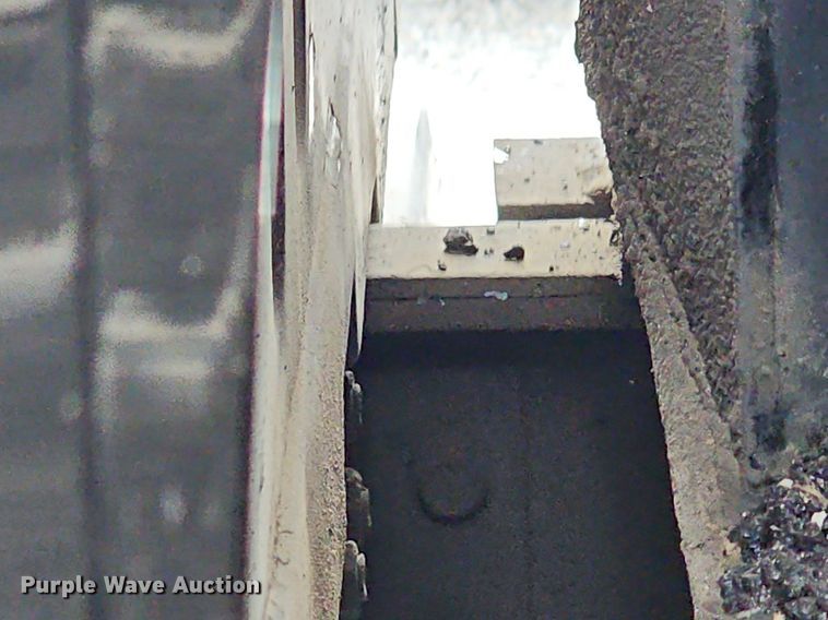 image for item EJ6198 1991 International 4900 dump truck