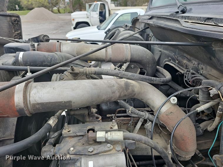 image for item EJ6198 1991 International 4900 dump truck