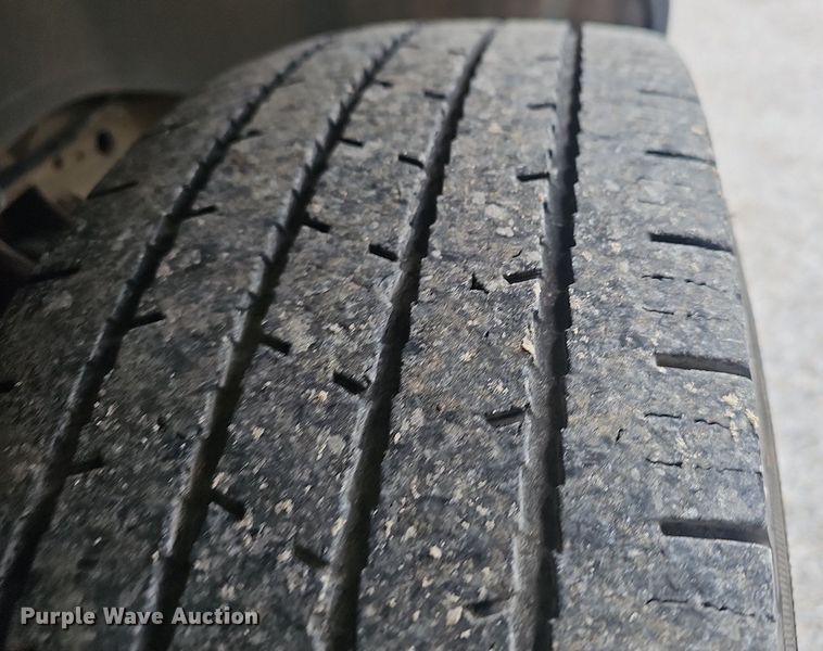 image for item EJ6199 2004 Chevrolet Silverado 1500 pickup truck